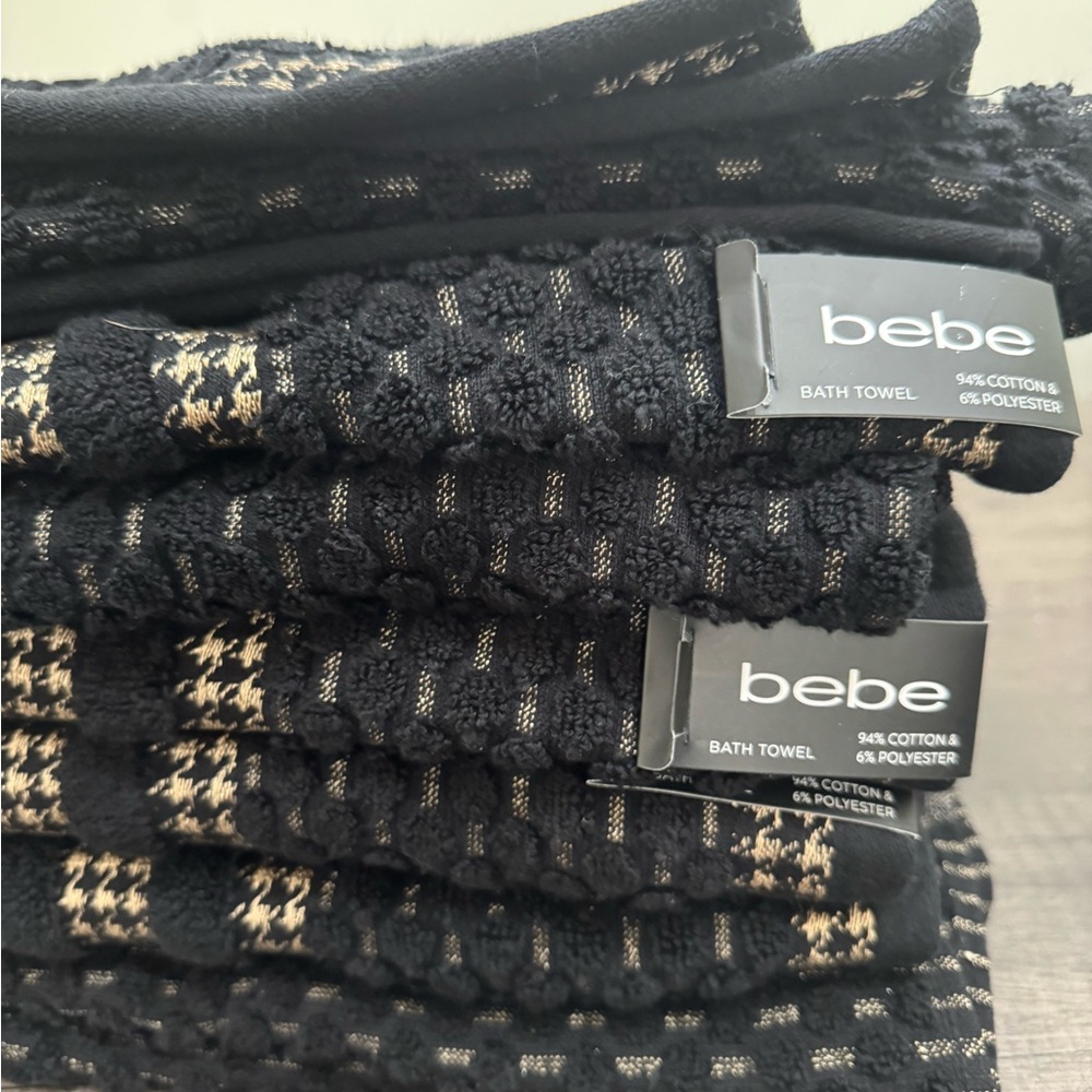 Bebe Black and Gold Bath Towels